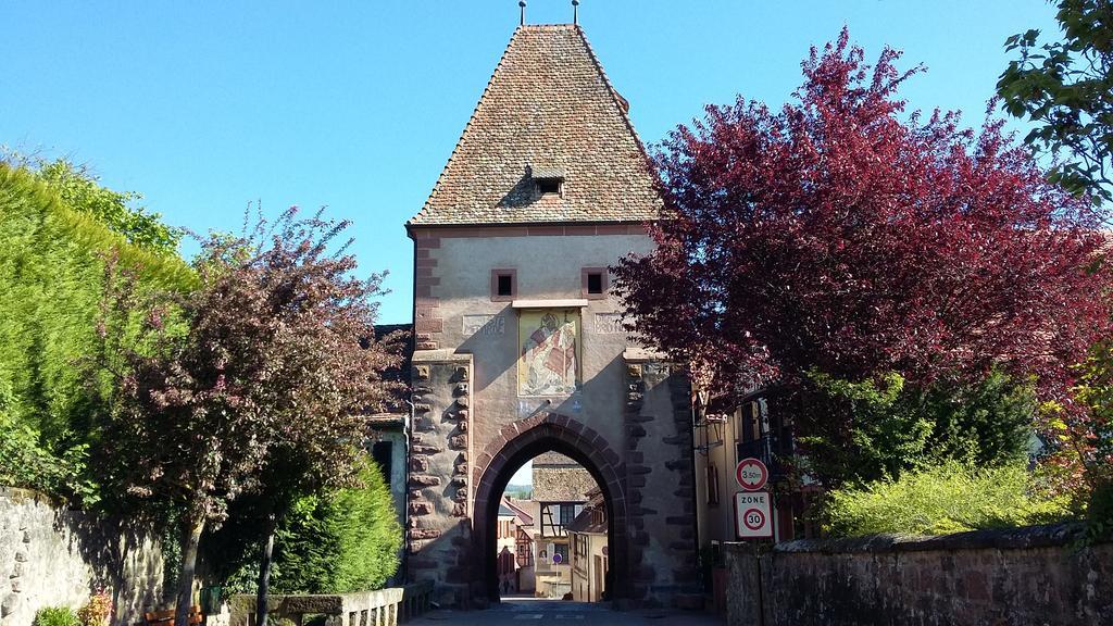 Dans Cite Medievale *